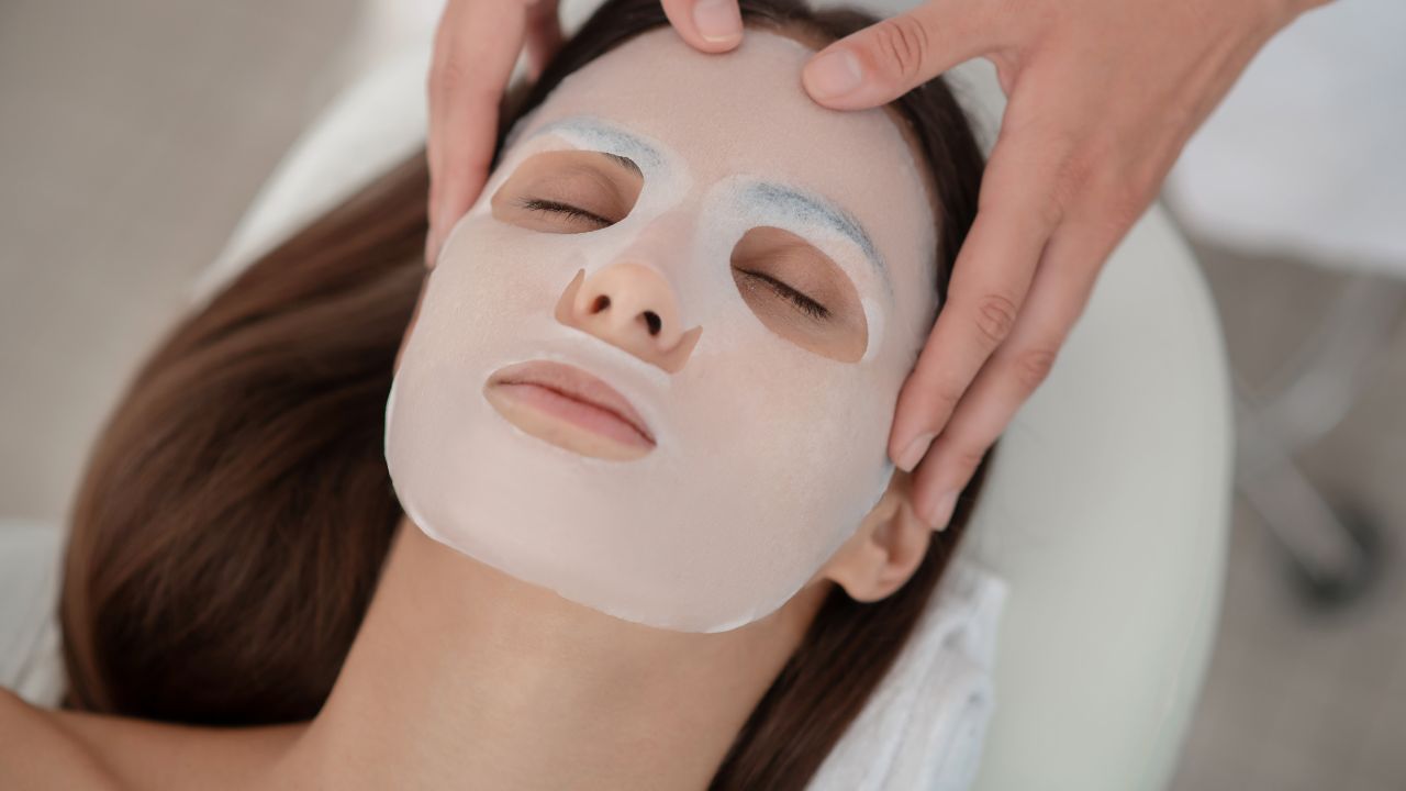 Choosing the Right OEM Facial Mask Manufacturer: Key Considerations